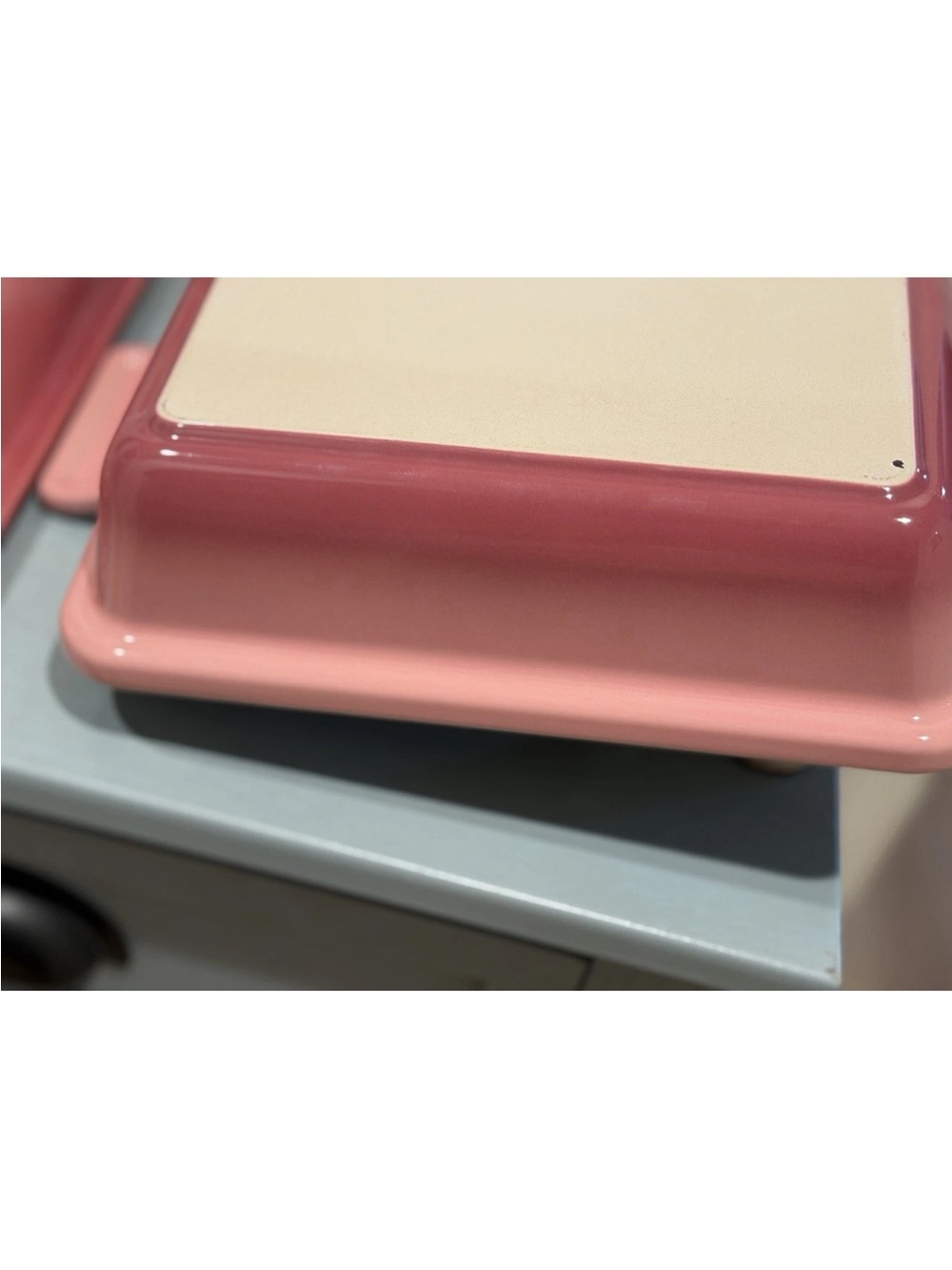Le Creuset Classic 23cm/ Square Dish
W/Lid Rose Quartz
Rare New - Picture 6 of 12